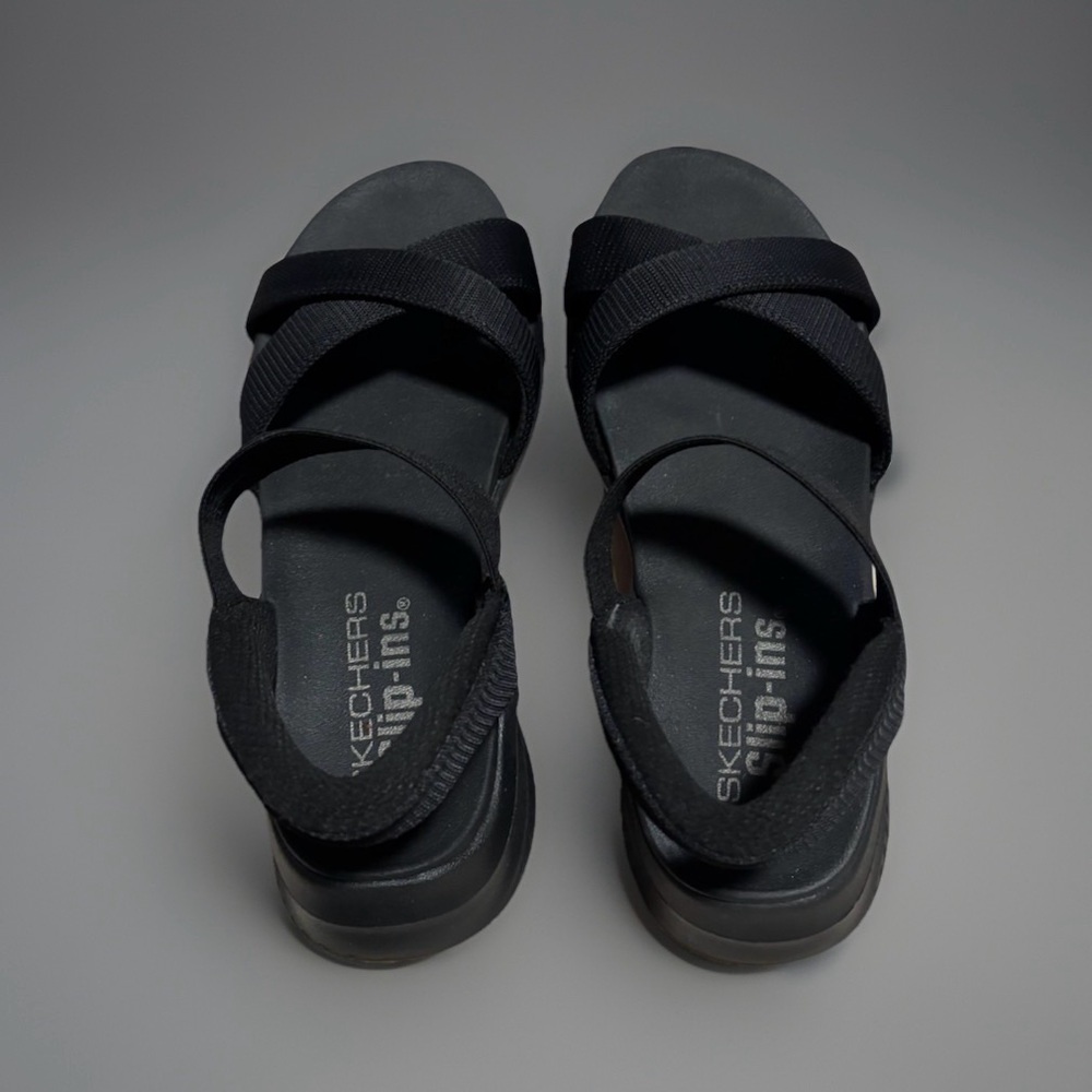 Black Skechers Criss Cross Sandals Slip Ons Size 7 Hands Free Shoes Women’s NWOT